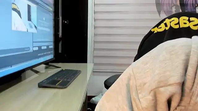 Snapshot of BaphyBaby chatting on October 14, 2025, 12:28 pm BaphyBaby online show from October 14, 2025, 12:28 pm