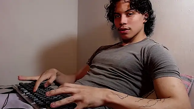 lax777  online show from April 20, 2026, 5:32 am