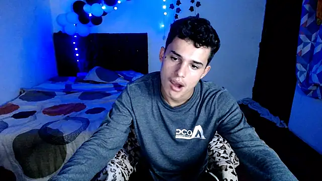 freddy romas online show from December 4, 2025, 5:32 pm