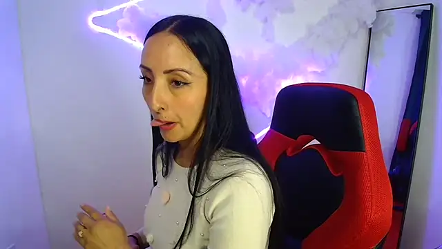 yaralyminjo2 online show from January 22, 2025, 5:38 pm