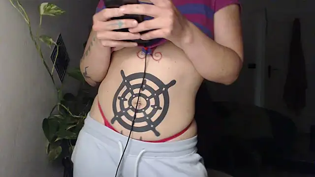 kinkyspirali online show from October 24, 2025, 7:54 pm