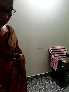 Snapshot of Saroj-Shah chatting on May 1, 2026, 3:22 am Saroj-Shah online show from May 1, 2026, 3:22 am