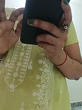 Snapshot of Saroj-Shah chatting on July 25, 2026, 4:43 am Saroj-Shah online show from July 25, 2026, 4:43 am