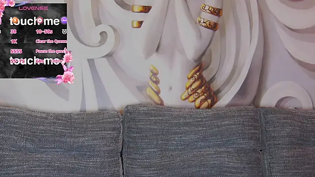 hailey peach online show from April 18, 2026, 7:58 pm