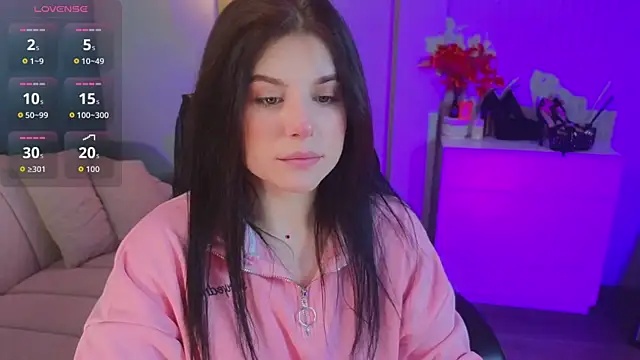 Jenna Adams  online show from November 8, 2025, 1:06 am