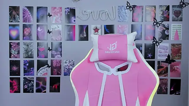 MiaMilas online show from February 19, 2025, 10:56 am