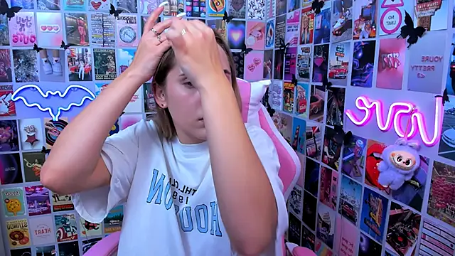 MiaMilas online show from October 24, 2025, 5:31 pm