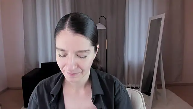 helentasty online show from September 28, 2025, 2:17 am