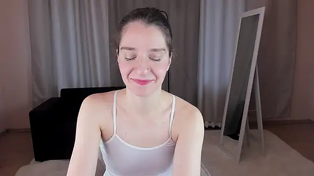 helentasty online show from September 29, 2025, 2:27 am