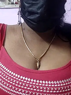 Snapshot of mallu-sumi chatting on March 21, 2026, 9:18 pm mallu-sumi online show from March 21, 2026, 9:18 pm
