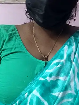 Snapshot of mallu-sumi chatting on April 3, 2026, 4:21 am mallu-sumi online show from April 3, 2026, 4:21 am