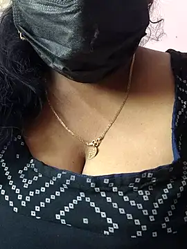 Snapshot of mallu-sumi chatting on April 7, 2026, 9:21 am mallu-sumi online show from April 7, 2026, 9:21 am