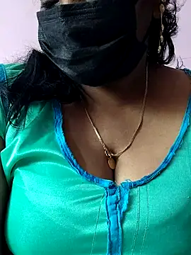 Snapshot of mallu-sumi chatting on April 10, 2026, 4:28 am mallu-sumi online show from April 10, 2026, 4:28 am
