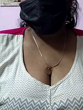 Snapshot of mallu-sumi chatting on April 16, 2026, 5:58 pm mallu-sumi online show from April 16, 2026, 5:58 pm