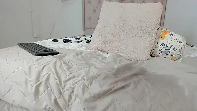 Snapshot of kristakinnky chatting on January 30, 2025, 7:48 pm kristakinnky online show from January 30, 2025, 7:48 pm