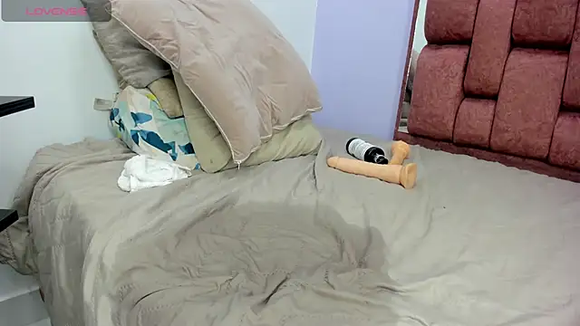 Snapshot of kristakinnky chatting on March 4, 2025, 5:03 pm kristakinnky online show from March 4, 2025, 5:03 pm