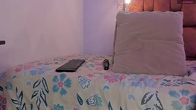 Snapshot of kristakinnky chatting on September 24, 2025, 12:41 pm kristakinnky online show from September 24, 2025, 12:41 pm