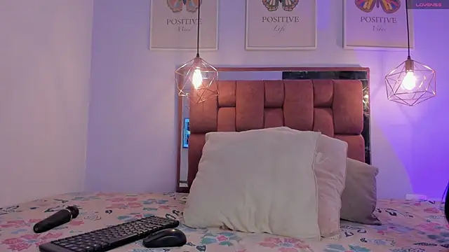 Snapshot of kristakinnky chatting on September 26, 2025, 1:26 pm kristakinnky online show from September 26, 2025, 1:26 pm