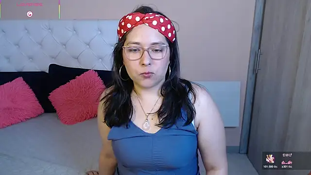 May Carlier online show from December 19, 2025, 12:39 am