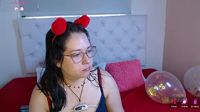 May Carlier online show from February 15, 2026, 5:31 pm