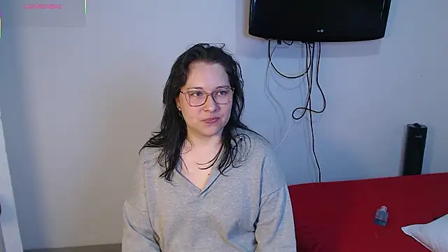 May Carlier online show from March 1, 2026, 3:19 am