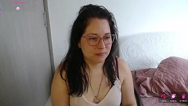 May Carlier online show from March 31, 2026, 8:42 pm