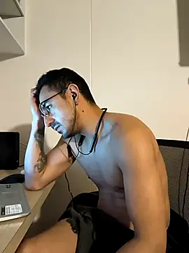 pablo-rincon95 online show from February 14, 2025, 11:09 pm