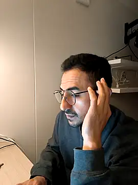 pablo-rincon95 online show from March 12, 2025, 11:44 pm