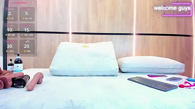 adela chase online show from September 22, 2025, 3:08 am