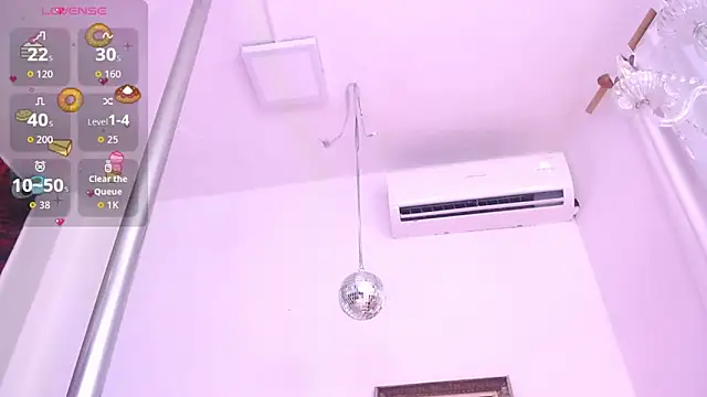 JadeSoleile online show from October 7, 2025, 12:02 pm