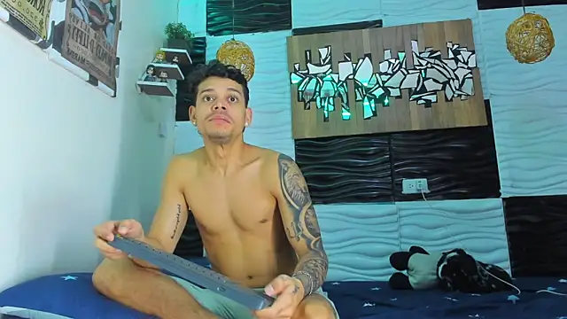 Friendsofeverything  online show from December 16, 2025, 1:27 pm