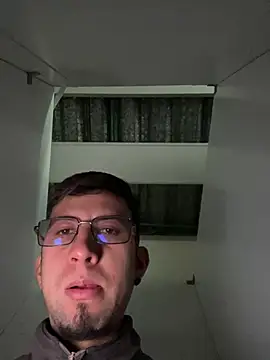 stivevv online show from April 13, 2026, 4:01 pm