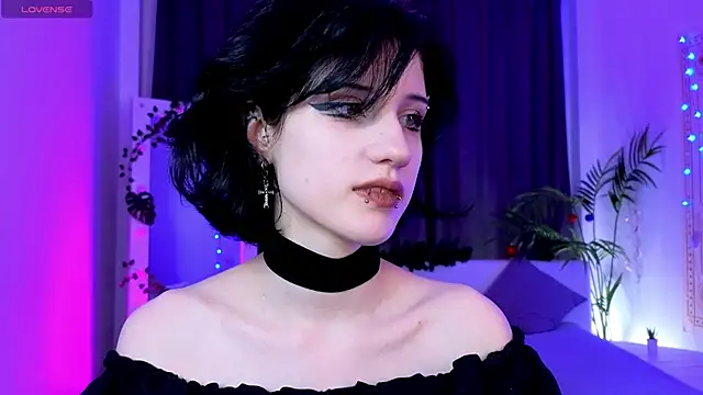 dark vamp  online show from December 25, 2024, 9:00 pm