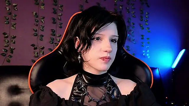 dark vamp  online show from January 18, 2025, 9:24 pm