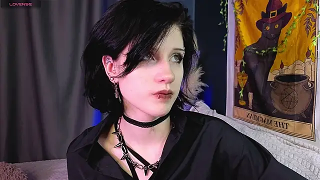 dark vamp  online show from January 23, 2025, 3:43 pm