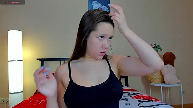 Mira Karter online show from June 10, 2026, 2:34 am