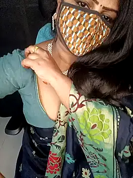 Snapshot of honey-sexy chatting on December 3, 2024, 8:38 am honey-sexy online show from December 3, 2024, 8:38 am