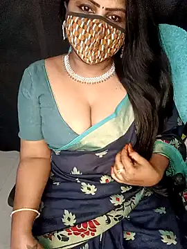 Snapshot of honey-sexy chatting on December 3, 2024, 11:44 am honey-sexy online show from December 3, 2024, 11:44 am