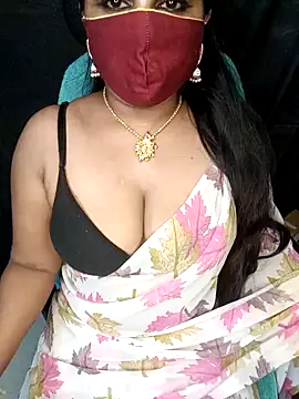 Snapshot of honey-sexy chatting on December 4, 2024, 11:52 am honey-sexy online show from December 4, 2024, 11:52 am