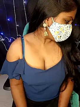 Snapshot of honey-sexy chatting on January 5, 2025, 1:58 pm honey-sexy online show from January 5, 2025, 1:58 pm