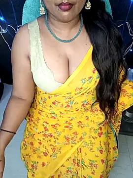 Snapshot of honey-sexy chatting on January 28, 2025, 8:36 am honey-sexy online show from January 28, 2025, 8:36 am