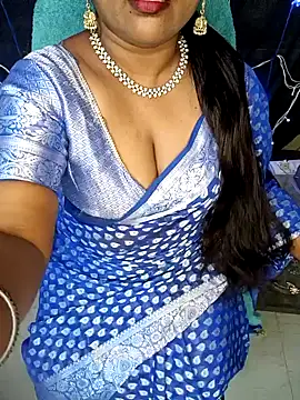 Snapshot of honey-sexy chatting on February 2, 2025, 7:09 am honey-sexy online show from February 2, 2025, 7:09 am