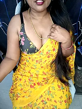 Snapshot of honey-sexy chatting on February 17, 2025, 6:20 am honey-sexy online show from February 17, 2025, 6:20 am