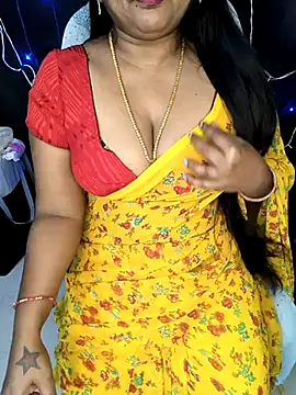 Snapshot of honey-sexy chatting on February 17, 2025, 10:18 am honey-sexy online show from February 17, 2025, 10:18 am