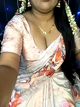 Snapshot of honey-sexy chatting on March 21, 2025, 7:22 am honey-sexy online show from March 21, 2025, 7:22 am
