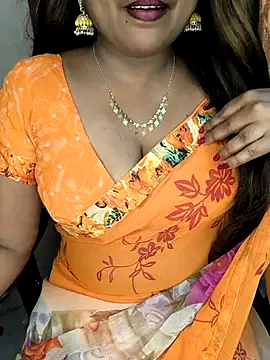 Snapshot of honey-sexy chatting on October 13, 2025, 7:08 am honey-sexy online show from October 13, 2025, 7:08 am