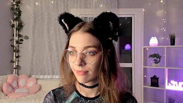 Snapshot of AraCopple chatting on December 9, 2024, 11:24 pm AraCopple online show from December 9, 2024, 11:24 pm