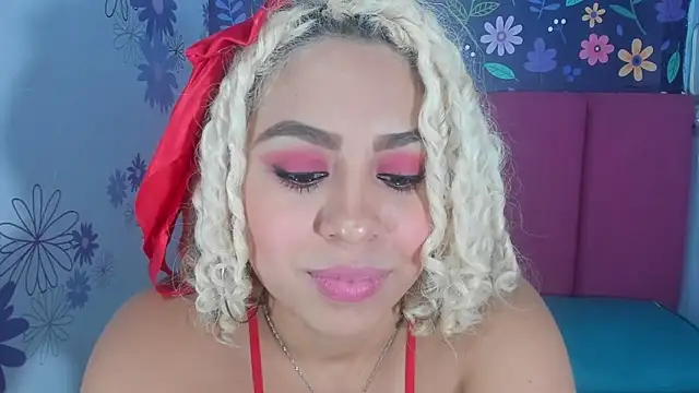 Lucy White   online show from October 9, 2025, 8:07 pm