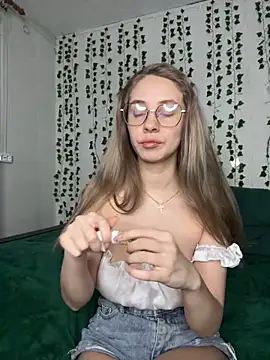 Kitty Katrine online show from February 23, 2025, 1:53 pm