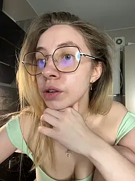 Snapshot of Kitty_Katrine chatting on May 15, 2026, 6:04 pm Kitty Katrine online show from May 15, 2026, 6:04 pm